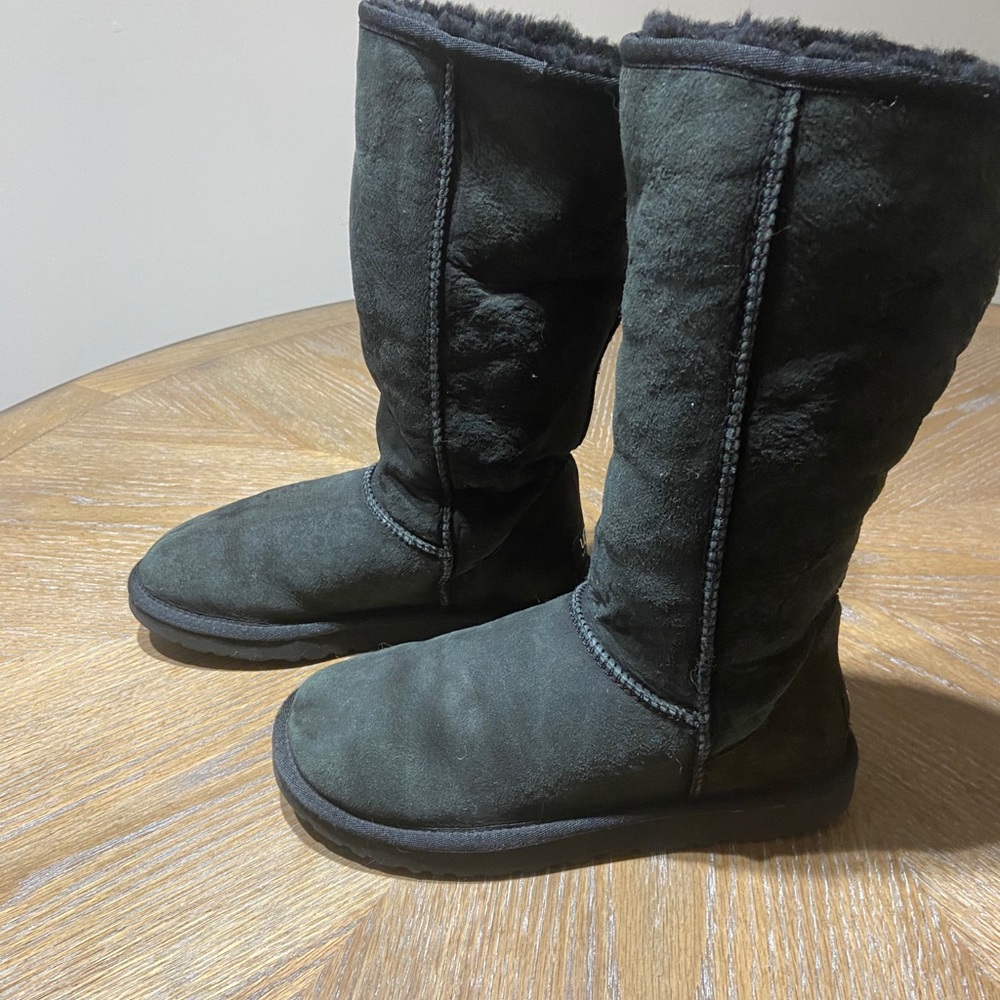 UGG Classic Tall Original Style Boot sz 7